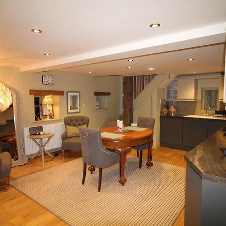 The Coach House Villa Whitby Exteriör bild