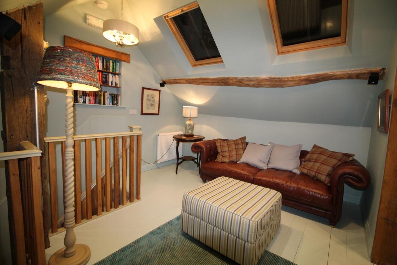The Coach House Villa Whitby Exteriör bild