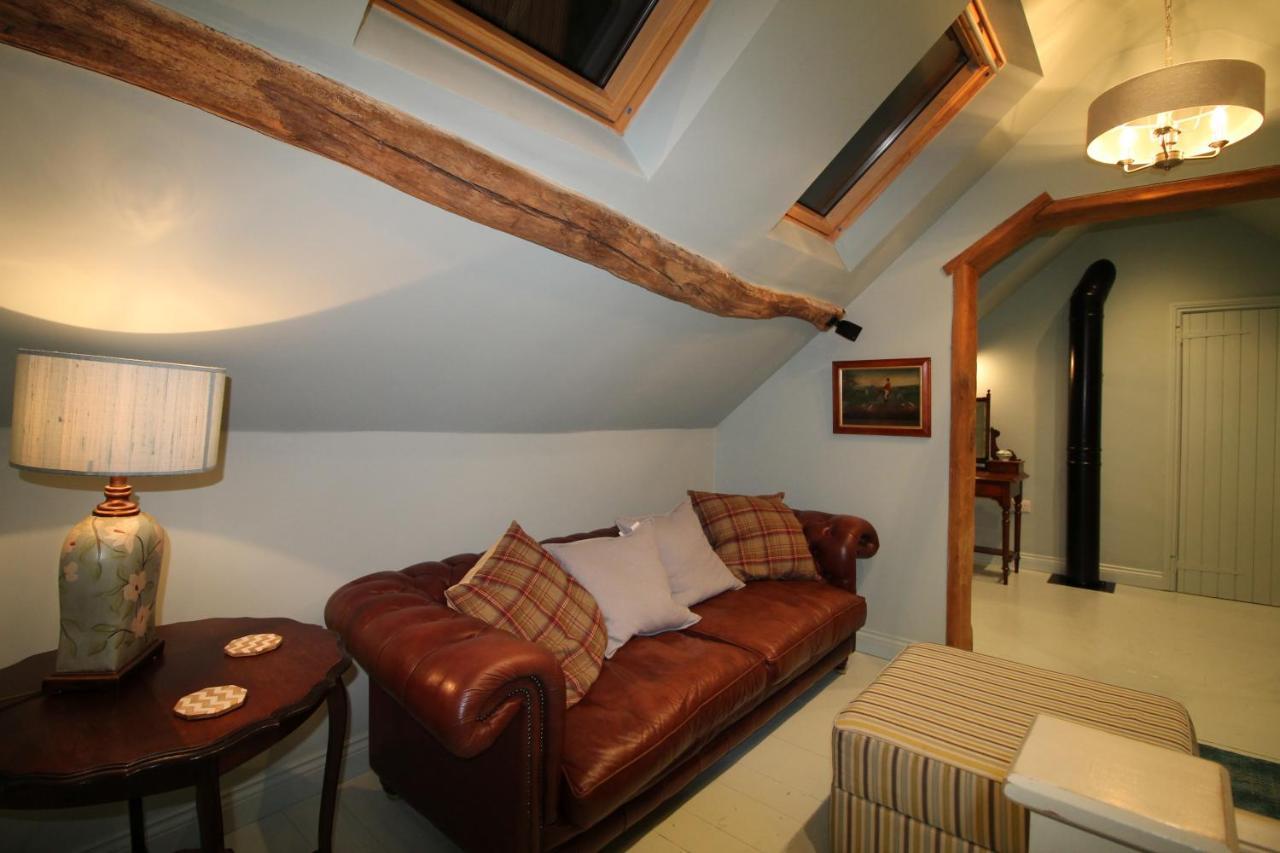 The Coach House Villa Whitby Exteriör bild