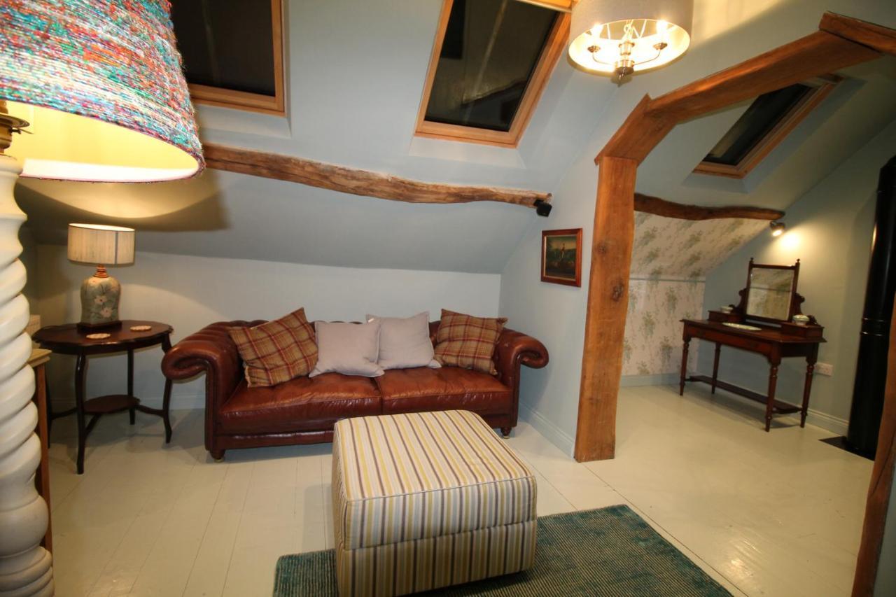 The Coach House Villa Whitby Exteriör bild