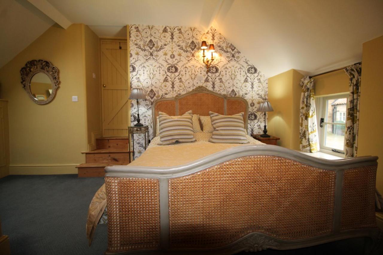 The Coach House Villa Whitby Exteriör bild