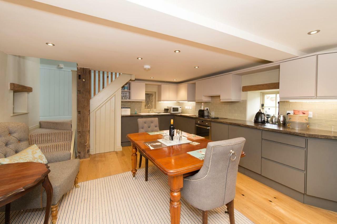 The Coach House Villa Whitby Exteriör bild