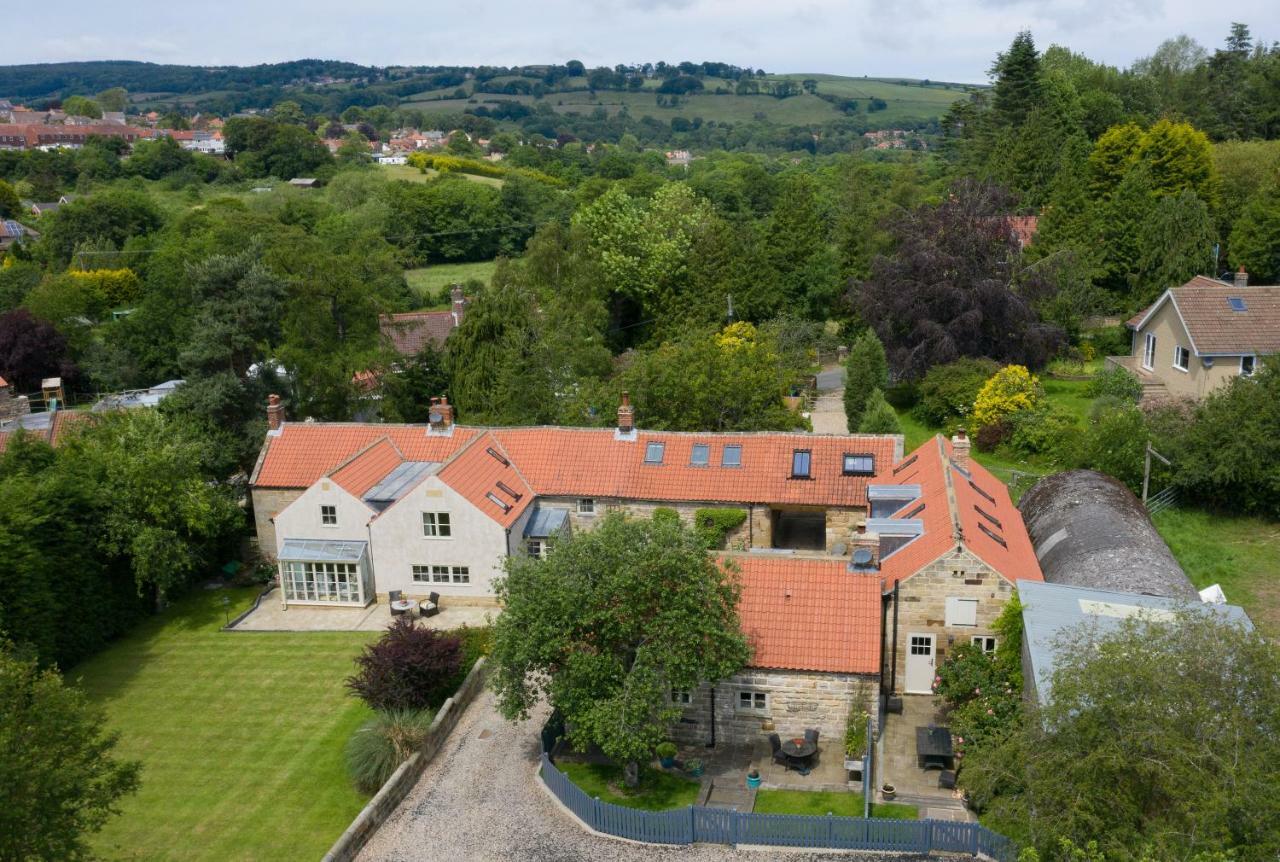 The Coach House Villa Whitby Exteriör bild